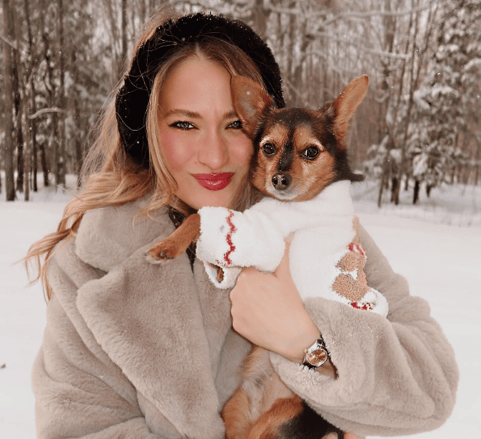 ニック・メイヨの妻