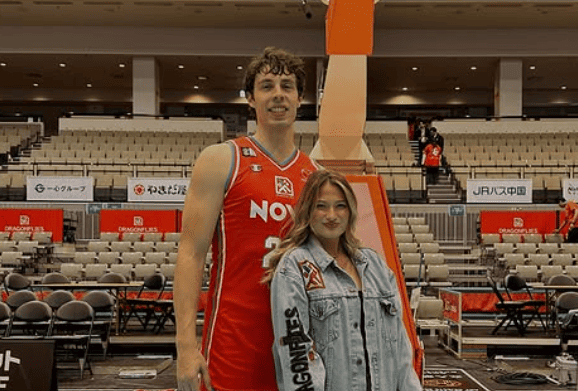 ニックメイヨの妻